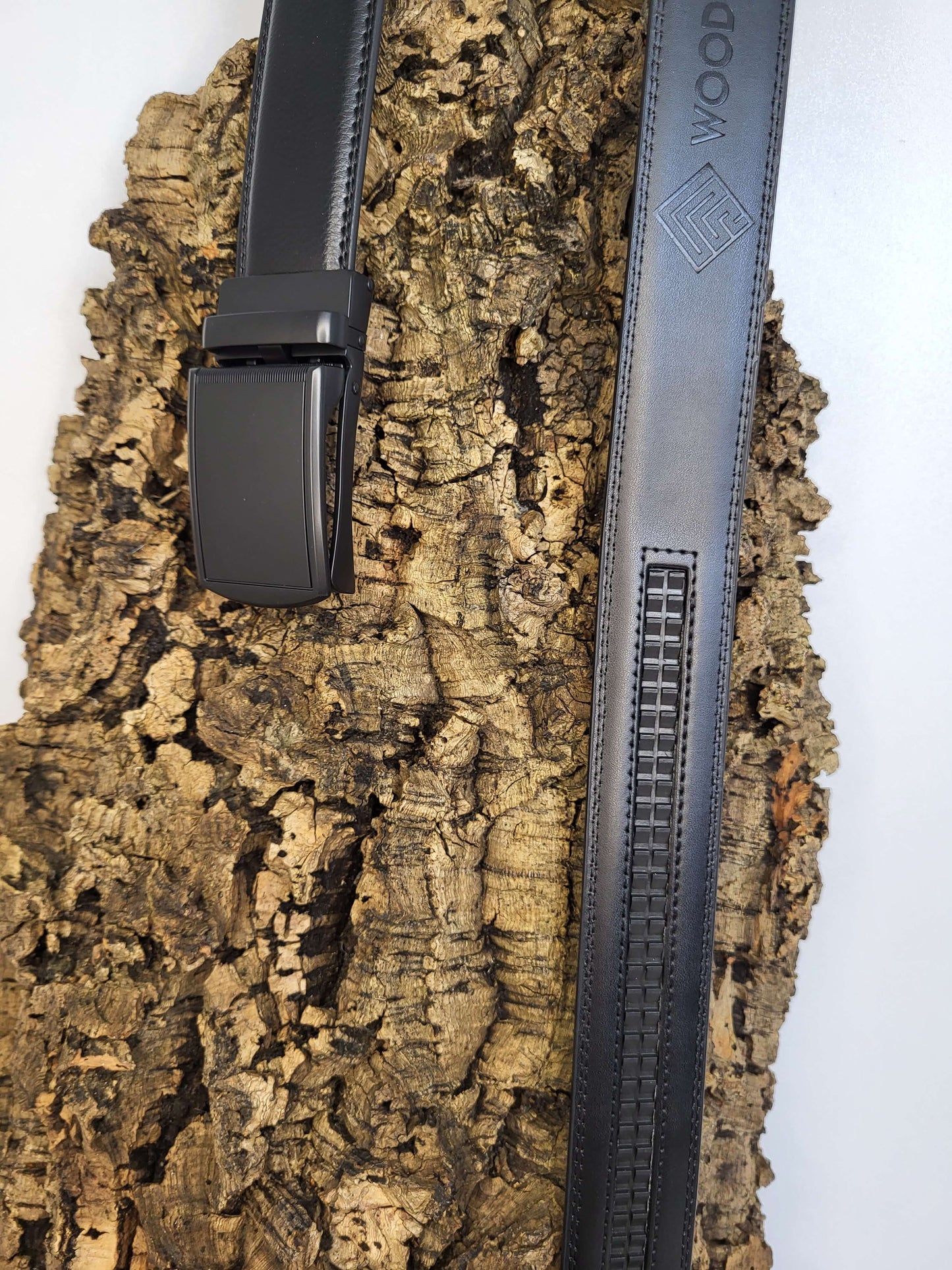 <tc>Ceinture homme en cuir avec boucle à verrouillage automatique</tc>